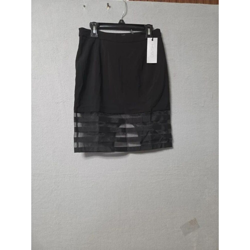 Davish black knee-length pencil skirt